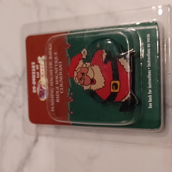 $4 Add-on Flashing Santa With Bag Pin - Magnetic Back - Picture 5 of 5